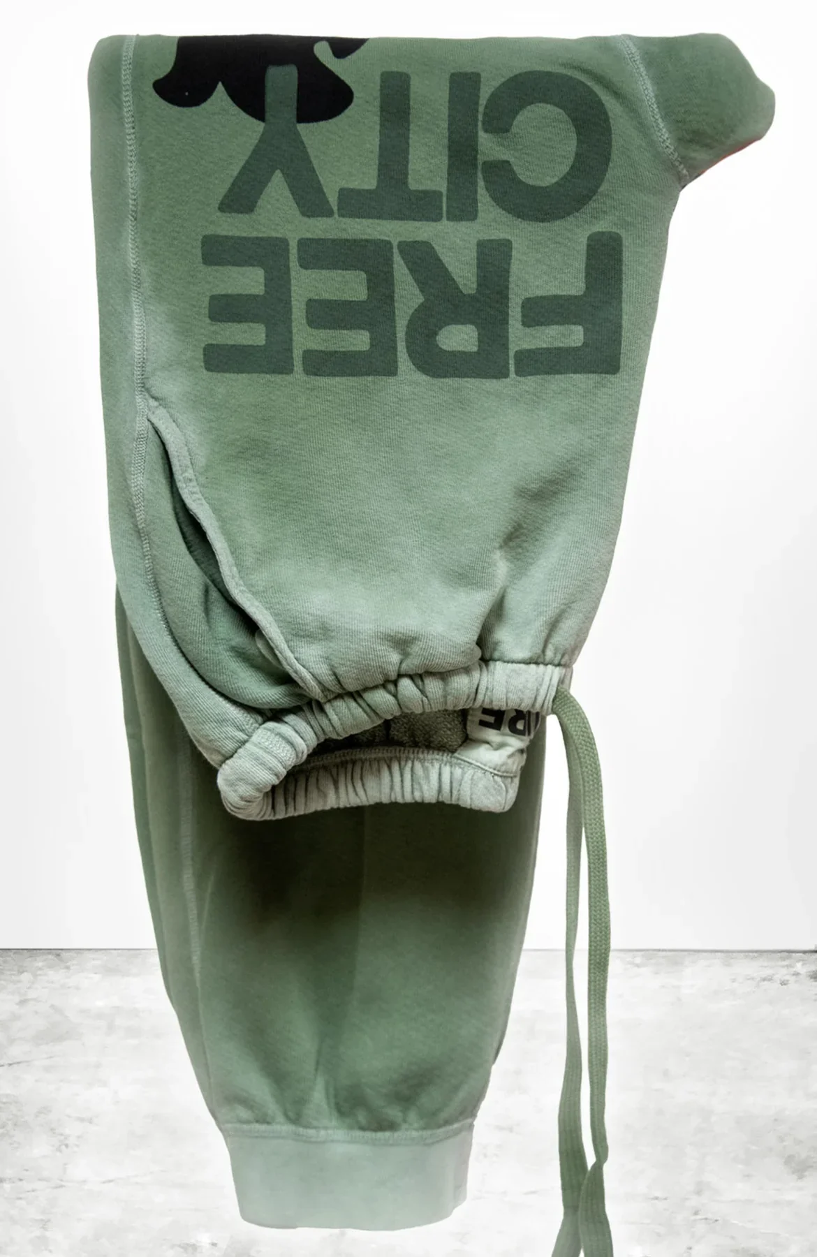 FREECITY LARGE SUNFADES POCKET SWEATPANT - JOSHUATREE