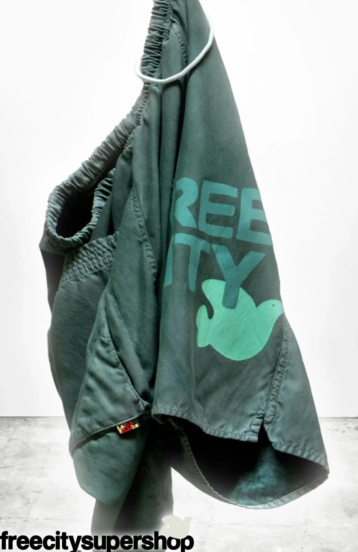 FREECITY MATTE/SATIN BACK/POCKET SHORT-EATGREEN POWDER